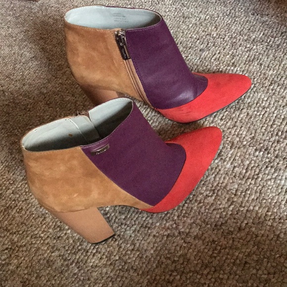 Calvin Klein Tri Colored ankle bootie - Picture 3 of 6